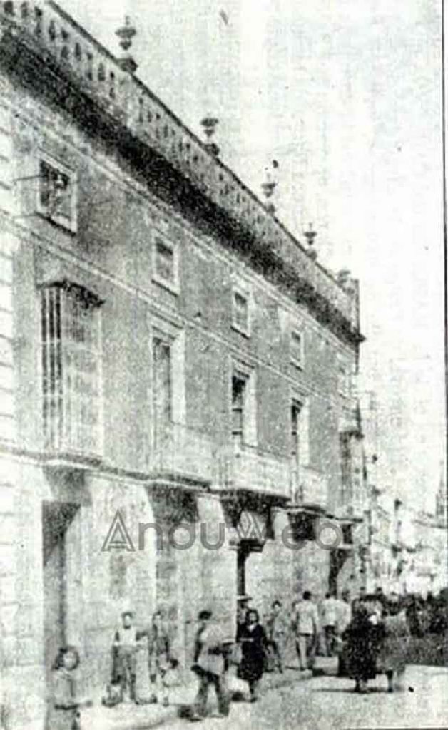 Calle Ollerias, Palacio del Contadero.