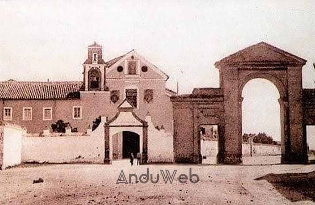 Iglesia Divina Pastora - arco Capuchinos foto antigua